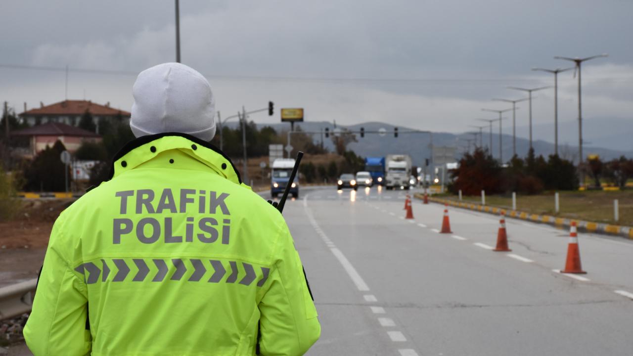 Trafik Cezası Olanlar Dikkat: İlk 15 Gün Şartı Kalktı, %50 İndirim Uygulanacak!