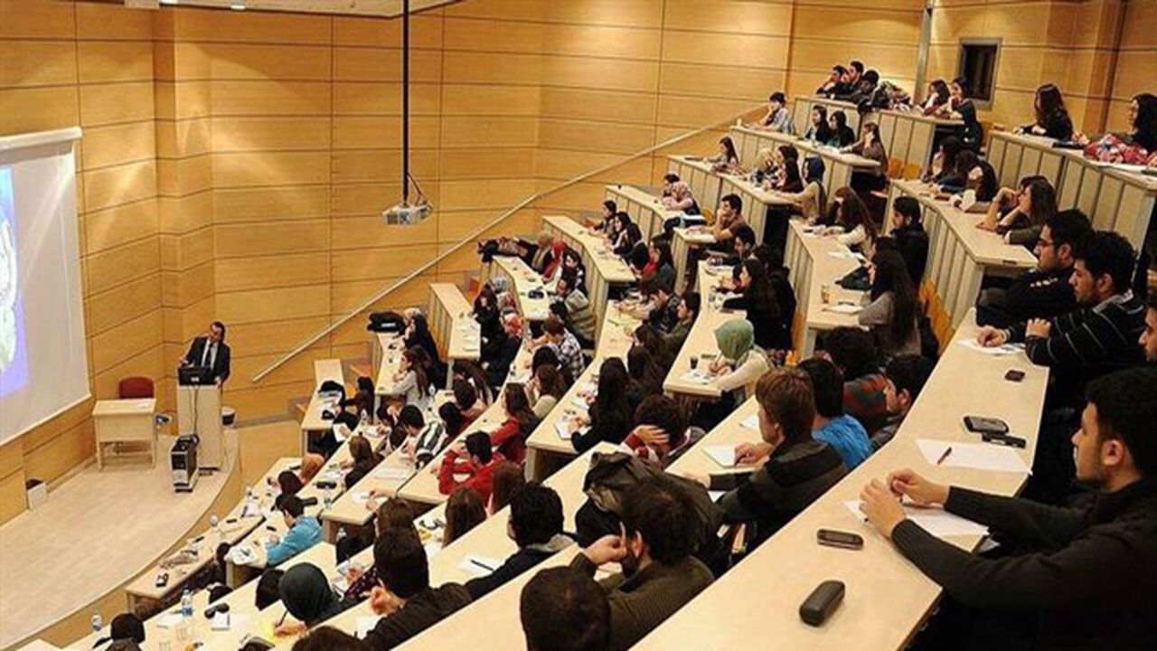 Üniversiteler 3 Yıla mı Düşüyor? YÖK’ten Dikkat Çeken Açıklama